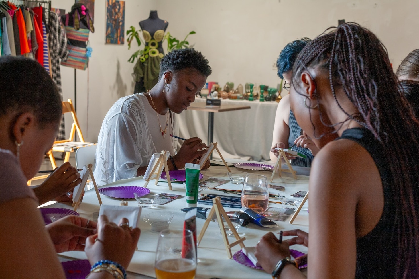 Cinco beneficios de practicar artes manuales diariamente